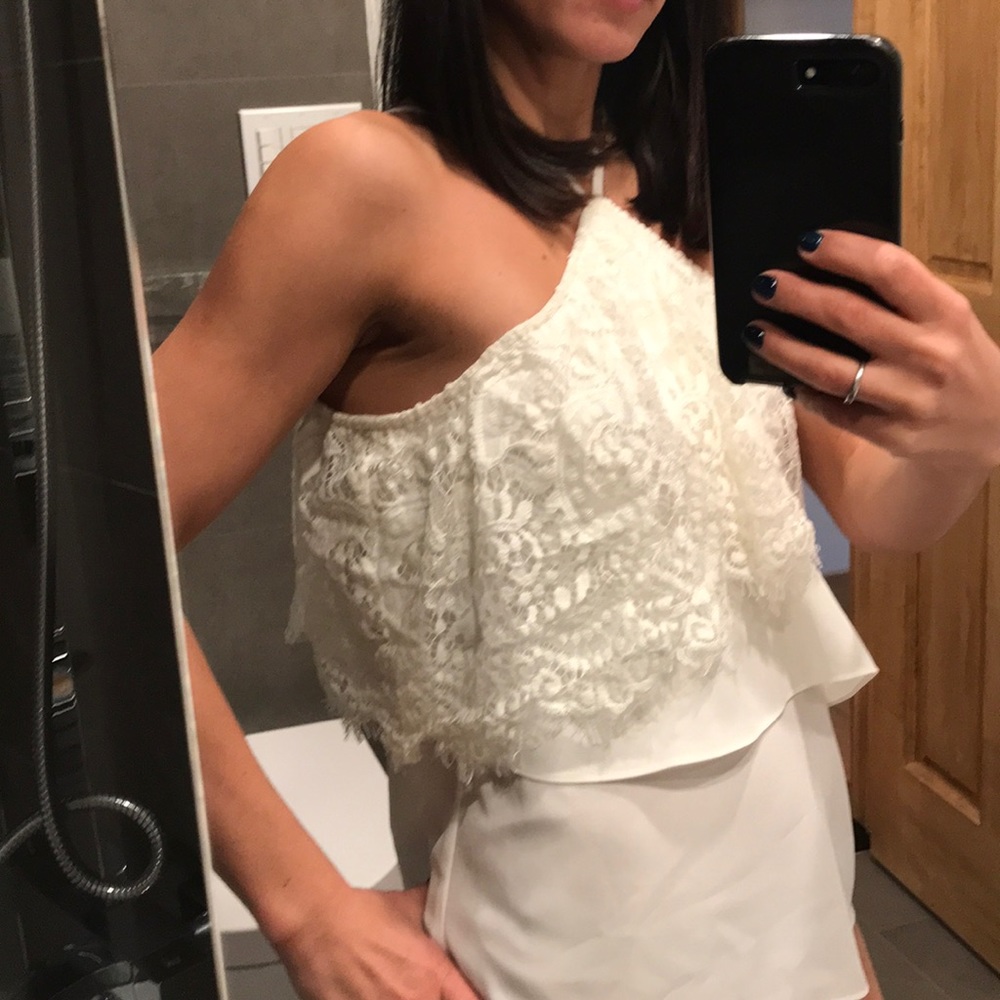 Beautiful top NEW but has no tag, small size